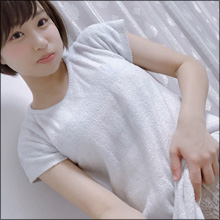 【パンチラ連載】唯井まひろ、サンタさんがいなくなった日のこと ~清楚でエロいリアルパンチラショットをプレゼント~
