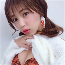 「＃100万円は出せないけどおっぱいは出す」　話題のお年玉企画に乗ってグラドルたちがおっぱい露出