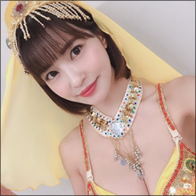 岸明日香、アラビアンなセクシー衣装で大胆露出! ド迫力の谷間でバカ殿をメロメロに