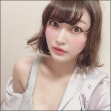 「わたしはえろい女」悠木ゆうか、エッチすぎる部屋着姿でファンを魅了