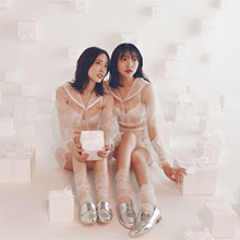 武田玲奈＆池上紗理依、最強美少女たちが絡み合うバレンタイングラビア！　セクシーで耽美な雰囲気で男性読者を悩殺