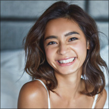 ギャル女王・遠山茜子、褐色の“細巨尻ボディ”に熱視線！　最新グラビアで艶ショット連発