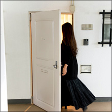 【エロ体験談】謎のお見舞い美女と生エッチ