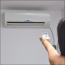 【エロ体験談】エアコン点検で急に発情した奥様を抱いた夏