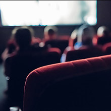 ポルノ映画館でオナるOL 〜ブッ飛び素人モデルFile〜