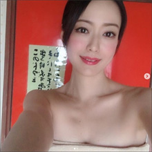 『秘湯ロマン』屈指の艶美女・吉山りさ、太もも&谷間あらわな入浴姿に視聴者大興奮