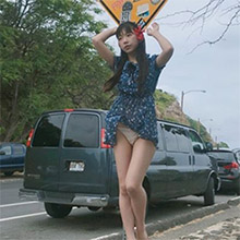 「澄まし顔でおぱんちぃ」長澤茉里奈、最強合法ロリの屋外パンチラに男性ファン大興奮