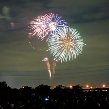 【エロ体験談】花火大会の後、男と女も燃え上がり…