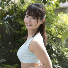 平嶋夏海、谷間丸見えの無防備なタンクトップ姿でファンを刺激！　セクシー鼻フック動画にも反響