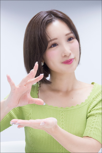 小島みなみ、手コキ大好き！　ローションをたっぷり使って男を悶絶させたい!?の画像5