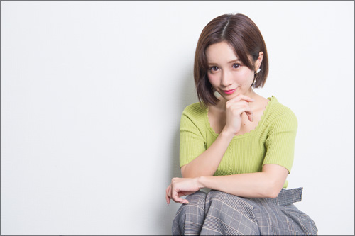 小島みなみ、手コキ大好き！　ローションをたっぷり使って男を悶絶させたい!?の画像6