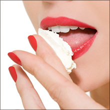 【エロ体験談】29歳年下のパティシエ見習いと出張先で2夜連続セックス