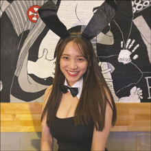 都丸紗也華、貴重なバニーガール姿を公開! 深夜番組のアシスタント時代を思い出すファンも