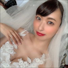 非公開: 倉持由香、新属性「エッチな人妻」の破壊力！　結婚後初グラビアでセクシーなウエディングドレス姿