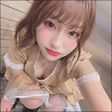 唯井まひろ、エロ可愛すぎる胸チラ!