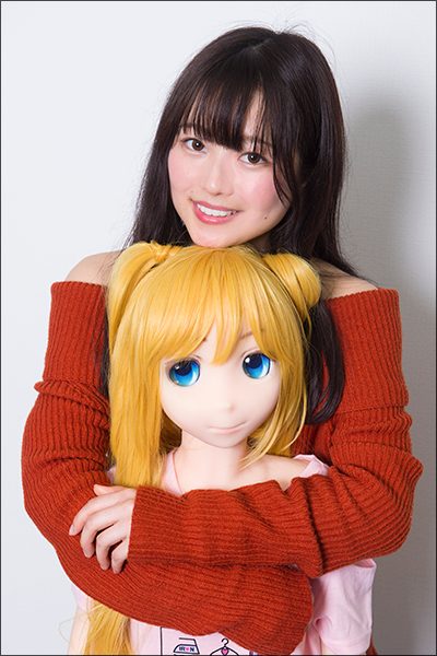 AVアイドル宮沢ちはる×オナホアイドルの異色共演! ロリ系ラブドール二階堂りおのアソコをイジって大興奮の画像13