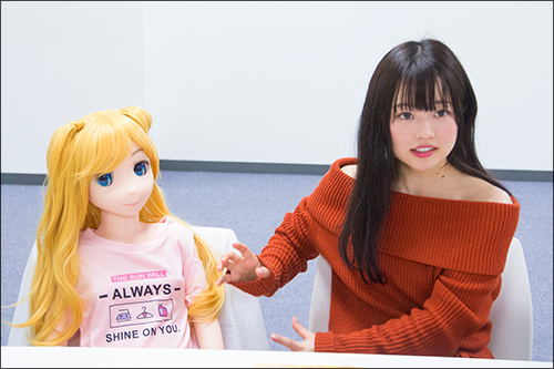 AVアイドル宮沢ちはる×オナホアイドルの異色共演! ロリ系ラブドール二階堂りおのアソコをイジって大興奮の画像4