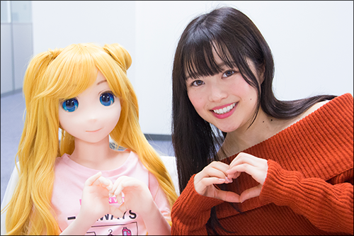 AVアイドル宮沢ちはる×オナホアイドルの異色共演！　ロリ系ラブドール二階堂りおのアソコをイジって大興奮の画像11