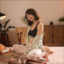 後藤真希、黒のブラ姿で胸の谷間あらわ！　久々のセクシーショットに男性ファン歓喜