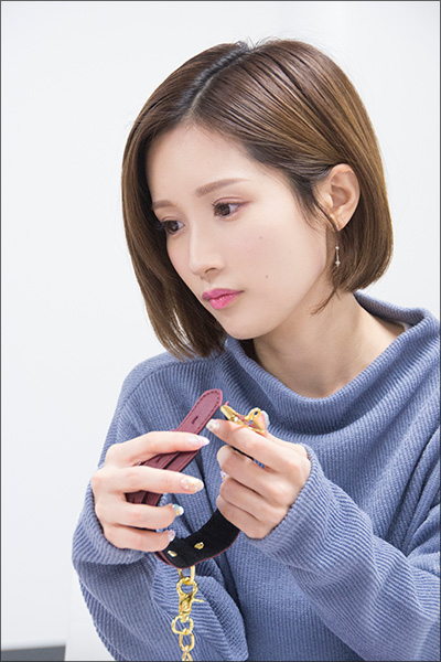 小島みなみ、敏腕捜査官に変身!?　SMグッズで悪いヤツを逮捕しちゃうぞっ！の画像12