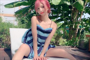 ギャルコスプレイヤー・かえるちゃん、ピンク髪＆抜群スタイルを武器にグラビアDVD進出！