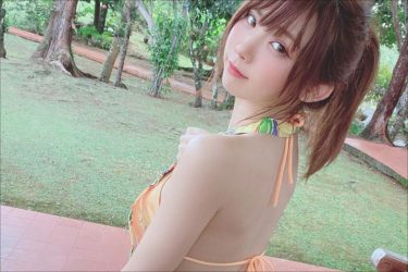 えなこ、アイドル性抜群の「水着エプロン」! ポニーテールとの最強コンボでファンを悩殺