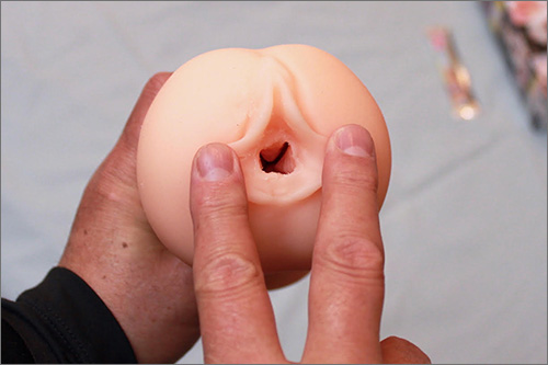 出し入れする快感はピカイチ！　超肉感オナホ『憧れの先輩の天才的な杭打ちピストン騎乗位』でトルネード発射!!の画像6