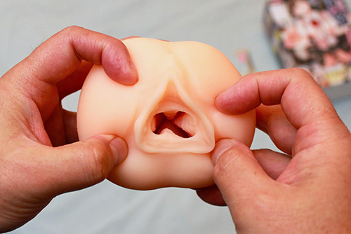 出し入れする快感はピカイチ！　超肉感オナホ『憧れの先輩の天才的な杭打ちピストン騎乗位』でトルネード発射!!の画像8