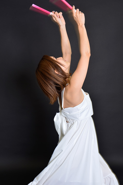 小島みなみ、18.5キロの特大オナホに感動! マジ肌仕様のボディオナホを何度も抱擁の画像15