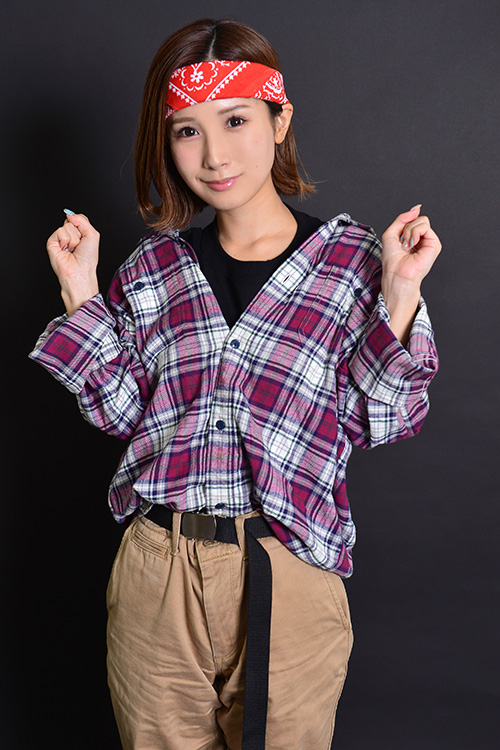 小島みなみ、18.5キロの特大オナホに感動! マジ肌仕様のボディオナホを何度も抱擁の画像11