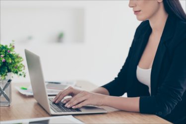 【エロ体験談】オンライン会議でラッキースケベ