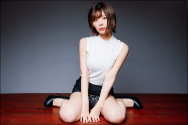 小日向結衣の4コマグラビア「面接SP＃3」