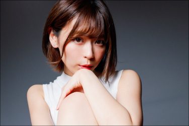 小日向結衣の4コマグラビア「面接SP#2」