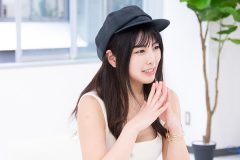 セルフ潮吹き練習中の倉木しおり、優しくも激しいフェザーマシンと出会う! 正統派美少女はエッチな欲しがり屋さん!?
