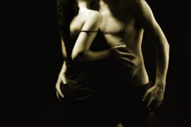 普通の人妻が初ハプバーで店員のアレをおしゃぶりして挿入オネダリ　～ブッ飛び素人モデルFile～