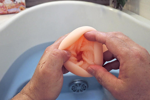 まったりひとり風呂に必携！　ボルテックスヒダの波打つ快感が渦潮のようにやってくる「やわらか真空オナホ」の画像6