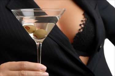 【エロ体験談・傑作選】休日出勤からの昼飲みで…まさかのエロ展開