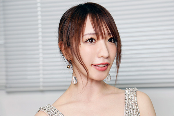 清水あいり、めちゃくちゃ危ない水着で挑んだVRグラビア！　危険なシーン満載のVR撮影秘話を明かす!!の画像4