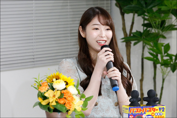 謎のキンタマ事件発生! 新名あみん&唯井まひろ、公開収録インタビューで乳首グッズを愛でるの画像4