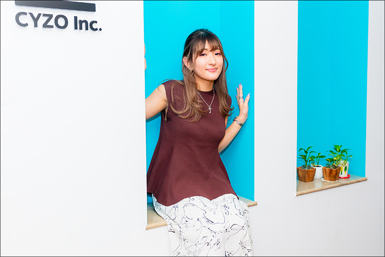 国民的歌手のバックダンサーがAVデビュー！　超アグレッシブ鬼ヤリマン女優「朝日奈みお」直撃インタビュー