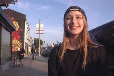 ロスでナンパしたスケボー美少女が特大デンマでガチイキ! ボーイッシュガールは騎乗位もノリノリ♪