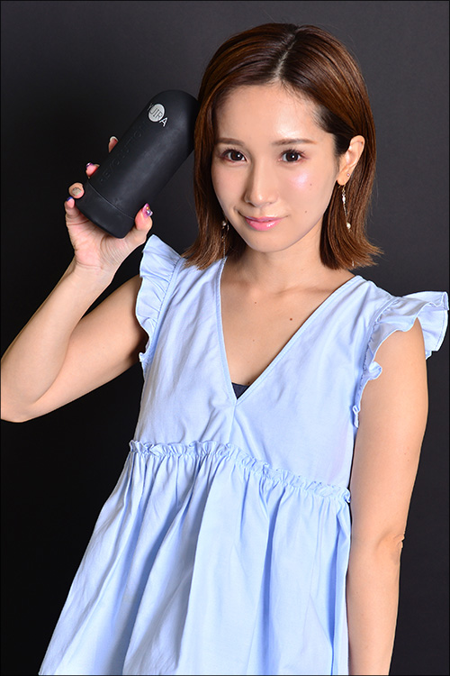 小島みなみ、革命的オナホにレボリューション♪ ゴージャス&ハイスペックな大人のオモチャをイジりまくるの画像9