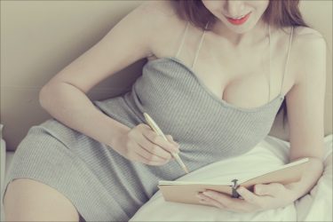 近所の仲良し奥さんを筆下ろし3Pに誘う仰天妻　～ブッ飛び素人モデルFile～