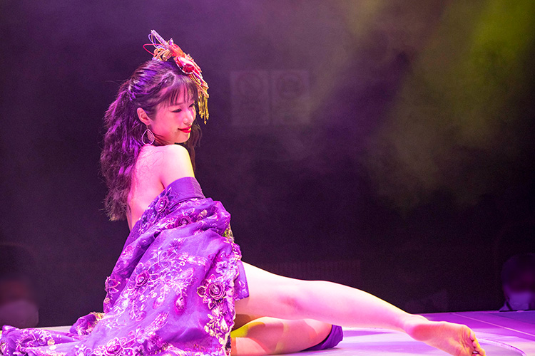 川上奈々美、浅草ロック座に降臨！　AVに映画にストリップ…夢と野望の決意表明【直撃インタビュー】の画像5