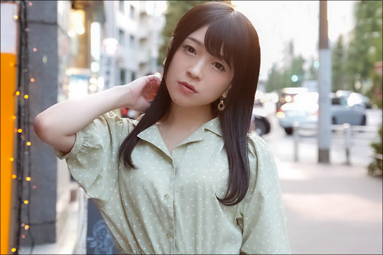 【新人AV女優インタビュー】ミステリアス美女・東梨央奈が衝撃の3Pデビュー! 先輩女優の南梨央奈をリスペクトの画像3