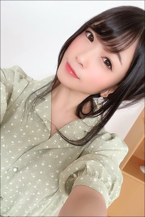 【新人AV女優インタビュー】ミステリアス美女・東梨央奈が衝撃の3Pデビュー！　先輩女優の南梨央奈をリスペクトの画像6