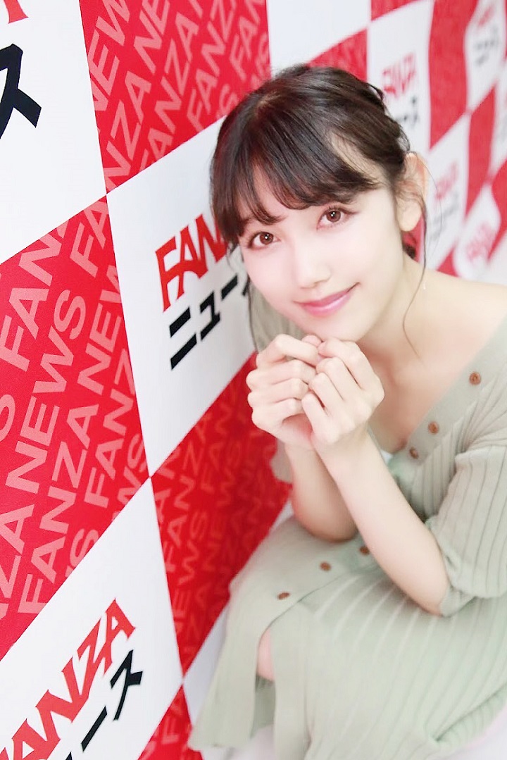 岬さくら 元芸能人がAVデビュー!衝撃の初体験・オナニー・愛用のオモチャについて聞いてみたの画像7
