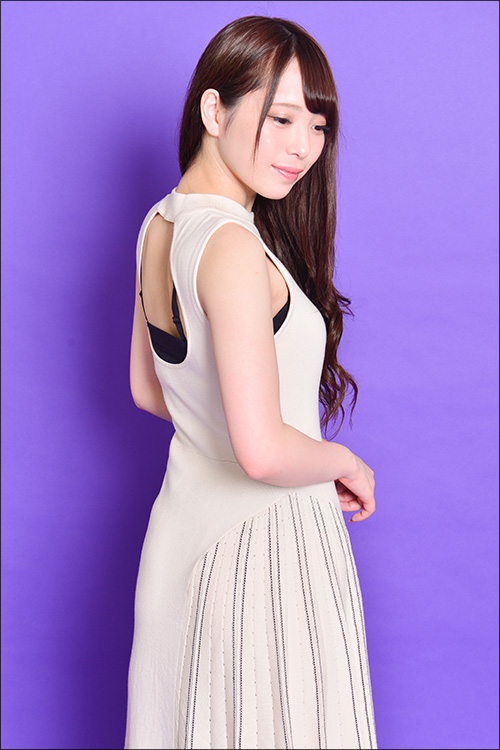 【新人AV女優インタビュー】美巨尻スレンダー娘・斎藤みなみ、膣イキわくわくAVデビュー!の画像4