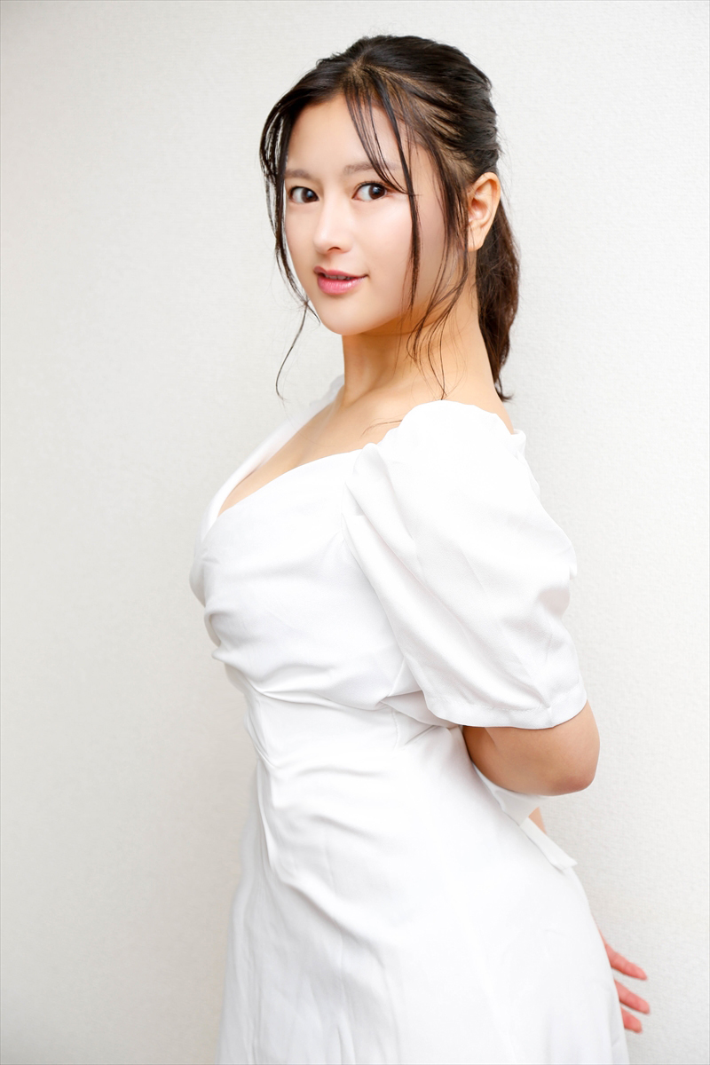 【新人AV女優インタビュー】元有名百貨店のアイドル店員 神木サラ、101センチ・Iカップの美巨乳を武器にAVデビューの画像17