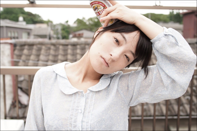 【Barしじみ】岩崎真奈インタビュー:ラスト舞台と疑似セックスに挑んだ最新DVDの画像1